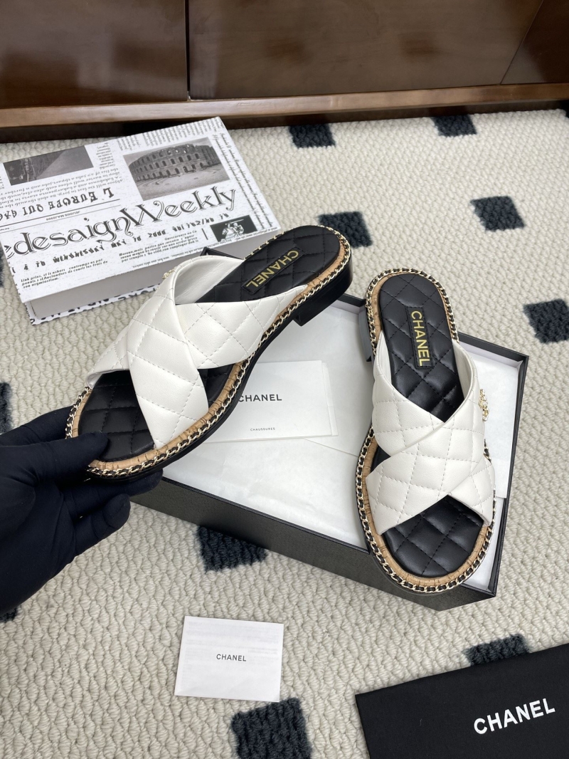 Ch**el slippers